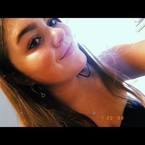 Meet your Posher, Ally